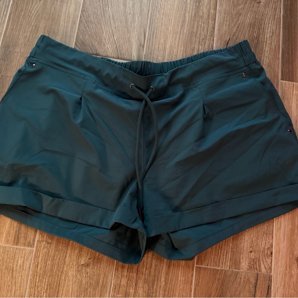 Mondetta Green Athletic Shorts Lightweight Comfort
